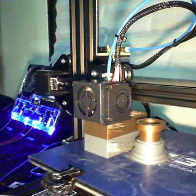 JoshVV's tweet photo. I'm trying to #3dprint the multi material version of Luke's #lightsaber on #thingiverse using the @mosaicmfg #palette2pro https://t.co/k1fwsyMREP https://t.co/GGtCn23yee
