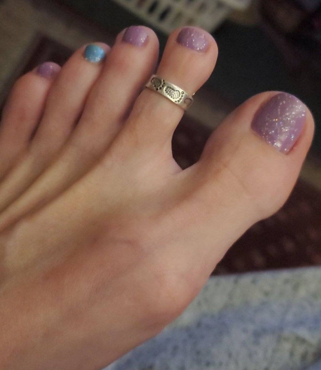 SSk1es's tweet photo. If my #toes make it tingle $end
If you can't get them out of your head $end
If you wanna see the #soles $end 
$end because thats what a #goodboy does.
#findom #findomfeet #paypig 
@AlphaFuck666 @rt_feet @ElitePromoFeet @promocucky @Findompromo_7 @touchRTP @Retweetsub_ https://t.co/0rCNdjsV5A