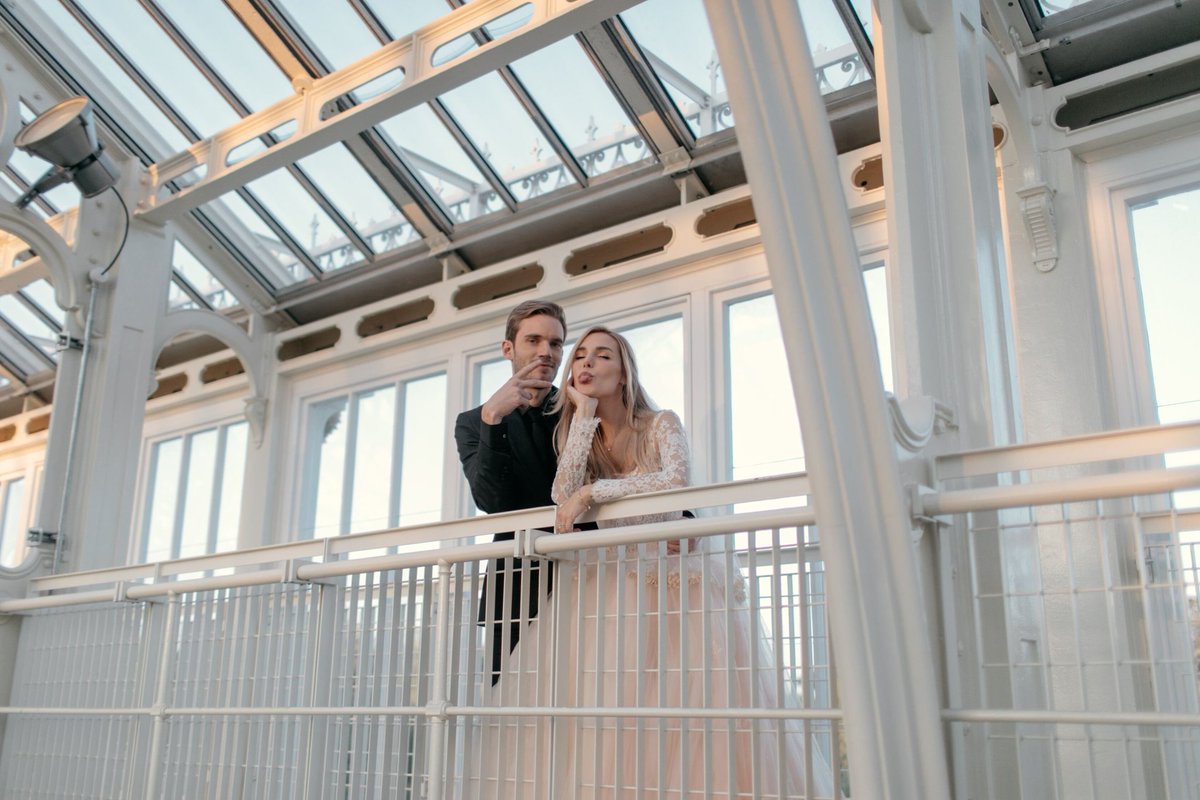 Mareyley's tweet photo. 💍🤵👰👑👑👑 my king and queen got married  @pewdiepie #pewdiepie #mariza #MelixWedding  #Melix https://t.co/X6m7pwbk9s