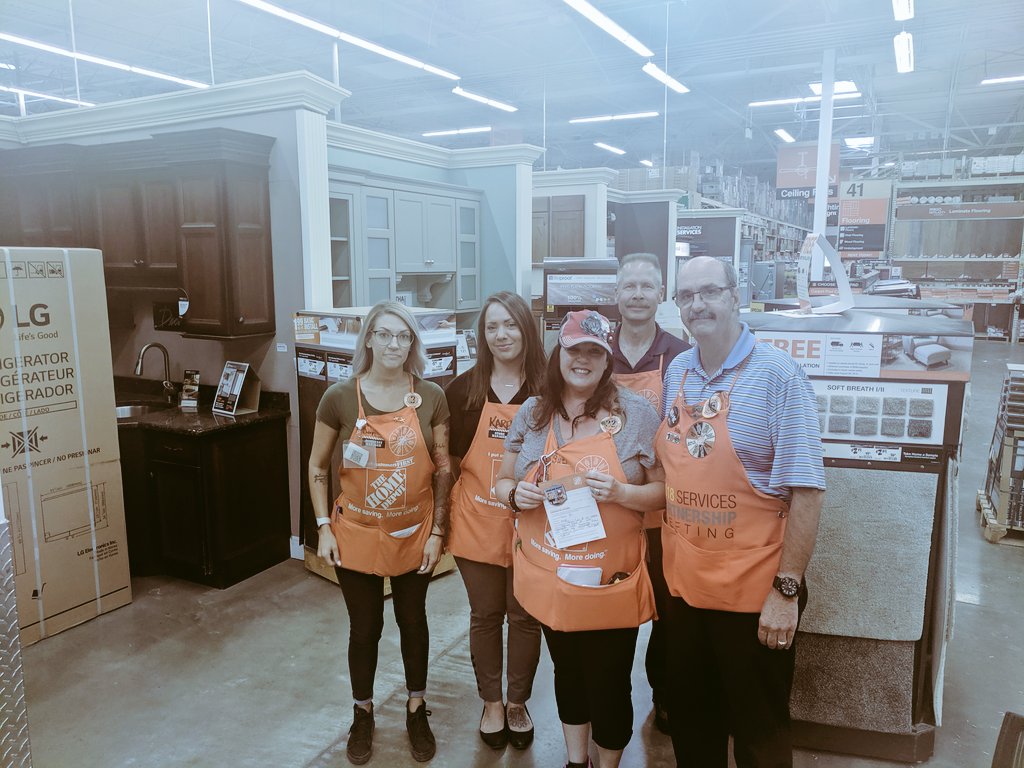 THDNick's tweet image. Great walks &amp;amp; recognition today with @MarkDMiller13 in stores 1549 and 1507! Congrats to @Tigger6672 and HSPS Mira on your Homer Awards and thank you to all our leaders for your HDI/HDE partnership.

#PMDWinsWithServices

@jeffgre24730941 @Jenn2299678 @DanielShumacHDE @DerekTHD