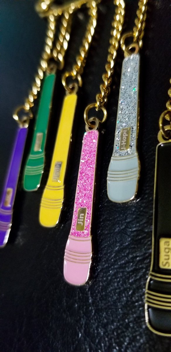 SimsPins's tweet photo. BTS Mics Safety Pins: 

Don’t forget to order these cute safety pin if you haven’t already ‼️🥰💕

🌸
🌸
🌸
🌸

#Bts #loveyourself #speakyourself #btspins #btssafetypin #btsmics #btsenamelpins https://t.co/mbGguAE7NB