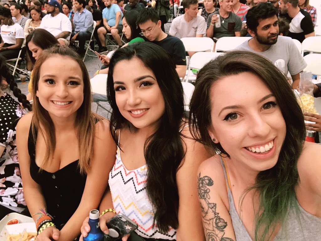 azdalecio's tweet photo. Feeling amazonians for a day. Amazon hire us! Lmao #bepeculiar #postprimedayconcert #katyperry #amazon Hi from Brazil! 🇧🇷 https://t.co/GXrBiAHHdd