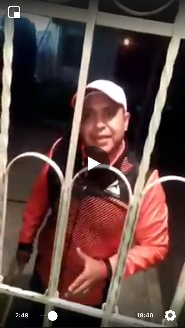 Oye <a href="/ESPNmx/">ESPN.com.mx</a> dice que trabaja para ustedes y que tiene muchos conectes se llama Erick González! Neta tienen esta clase barbajan trabajando para ustedes!? Ojalá puedan darle una buena educadita y saber hablar bien por qué ni sabe pronuciar bien el nombre para la empresa que labora