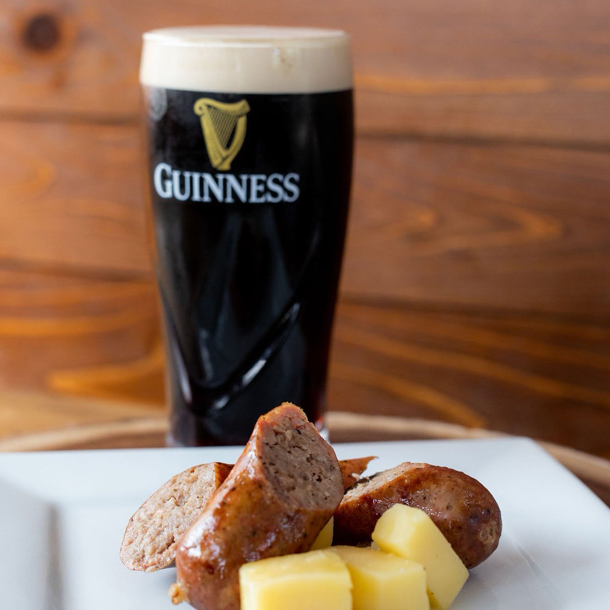 Come visit <a href="/GuinnessUS/">Guinness US</a> at Eat Drink SF this Saturday! They'll be pouring a few classics, like Guinness Extra Stout and Draught, as well as Baltimore-brewed Guinness Blonde. Get tickets here: bit.ly/2wnHQye