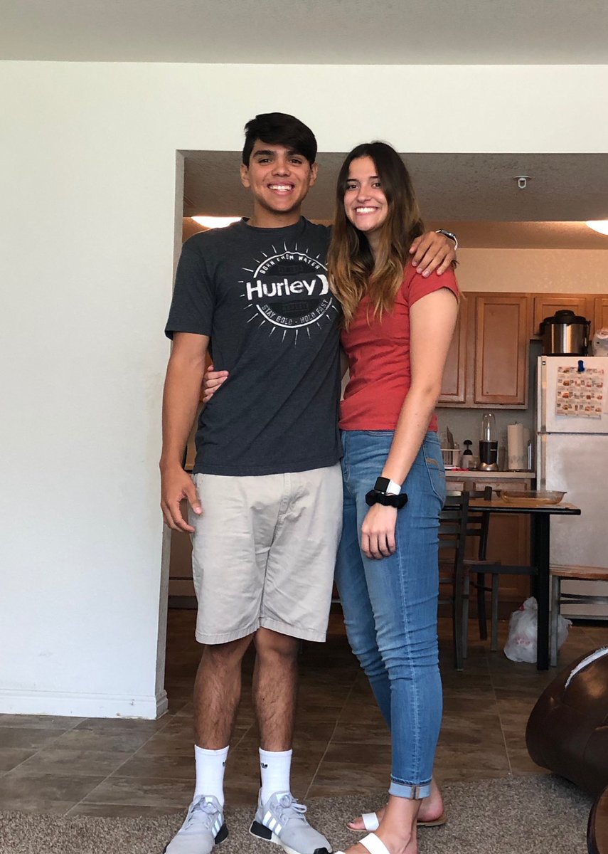 bcelis09's tweet photo. Junior year 🤓 https://t.co/gXJTbNJyXS