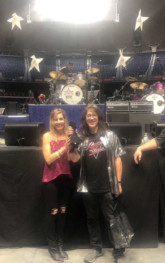 CermakElizabeth's tweet photo. Look who got @ringostarrmusic’s towel!  🖤🖤🖤🖤⭐️⭐️⭐️⭐️⭐️. With his sweat!!  😍. Thank you Ringo!  We’ll never wash it!  Then it would be just another towel!  This goes in the Beatle glass case!  What a musically magical night!  We love you man! #ringostarr #allstarband https://t.co/m9X7WW4Onr