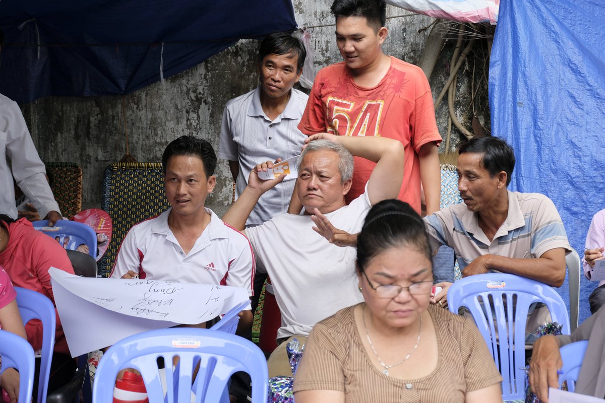 HuongvanVN's tweet image. The participants kept staying until the end of the talk even the weather is hot, raised a lot of questions and was eager to doing group work….motivate us to develop the Health- talk programme for carers/patients at our hospital. @OUCRU_PE, @Mary_ChambersVN