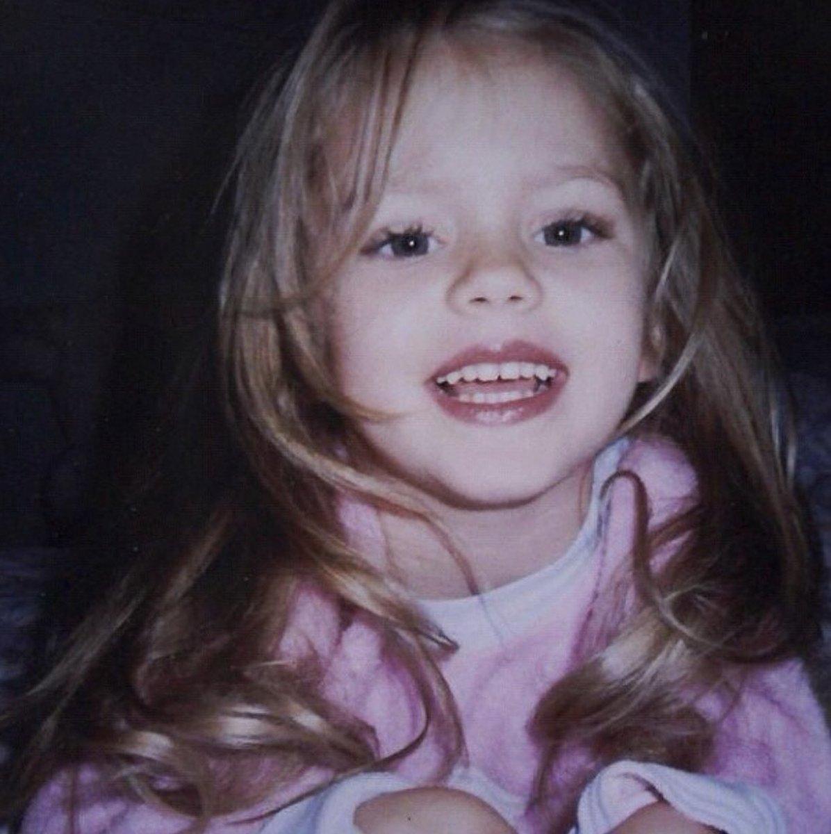 RhaeaEstelle's tweet photo. @talara_g I haven’t changed my hair in 20 years https://t.co/QkY0gqJHai