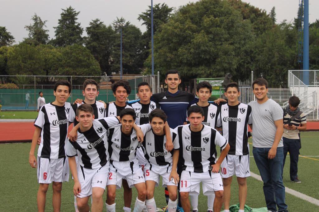 CuervosCCM's tweet photo. La primer foto tampoco.
Junto con los fundadores, aquellos que estuvieron de principio a fin.
Gracias por acompañarnos en este gran camino de 8 semestres.
#CuervosCCM
Siempre en nuestros corazones ❤️ https://t.co/KKLLM4jzIj