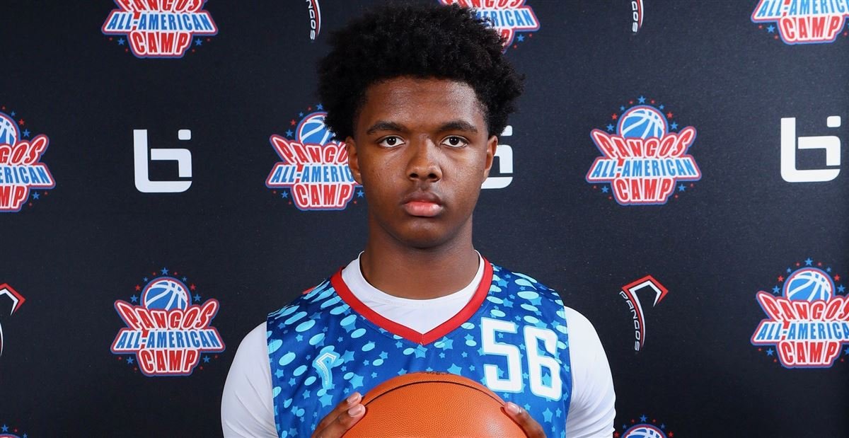 ARHoopScoop's tweet photo. BREAKING: '21 Hog offer &amp; versatile 5-star Harrison Ingram @Harrisoniingram (6-7 CF, St. Mark's in Dallas, Nat'l No. 16 per 247Sports) just confirmed he'll arrive in Fayetteville on Wednesday for unofficial visit on Thursday ... FREE Hogville story linked https://t.co/OdtBZB174D https://t.co/dxQJXvz5aC