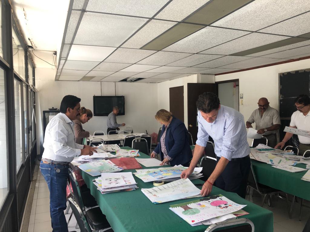 Estamos muy emocionados por la respuesta que tuvo el 1er. Concurso Nacional de Pintura Infantil Dibuja a la vaca Lilí de Liconsa. Nuestros jueces siguen eligiendo los mejores. Los ganadores serán publicados el 25 de agosto de 2019, en la página de #Liconsa liconsa.gob.mx