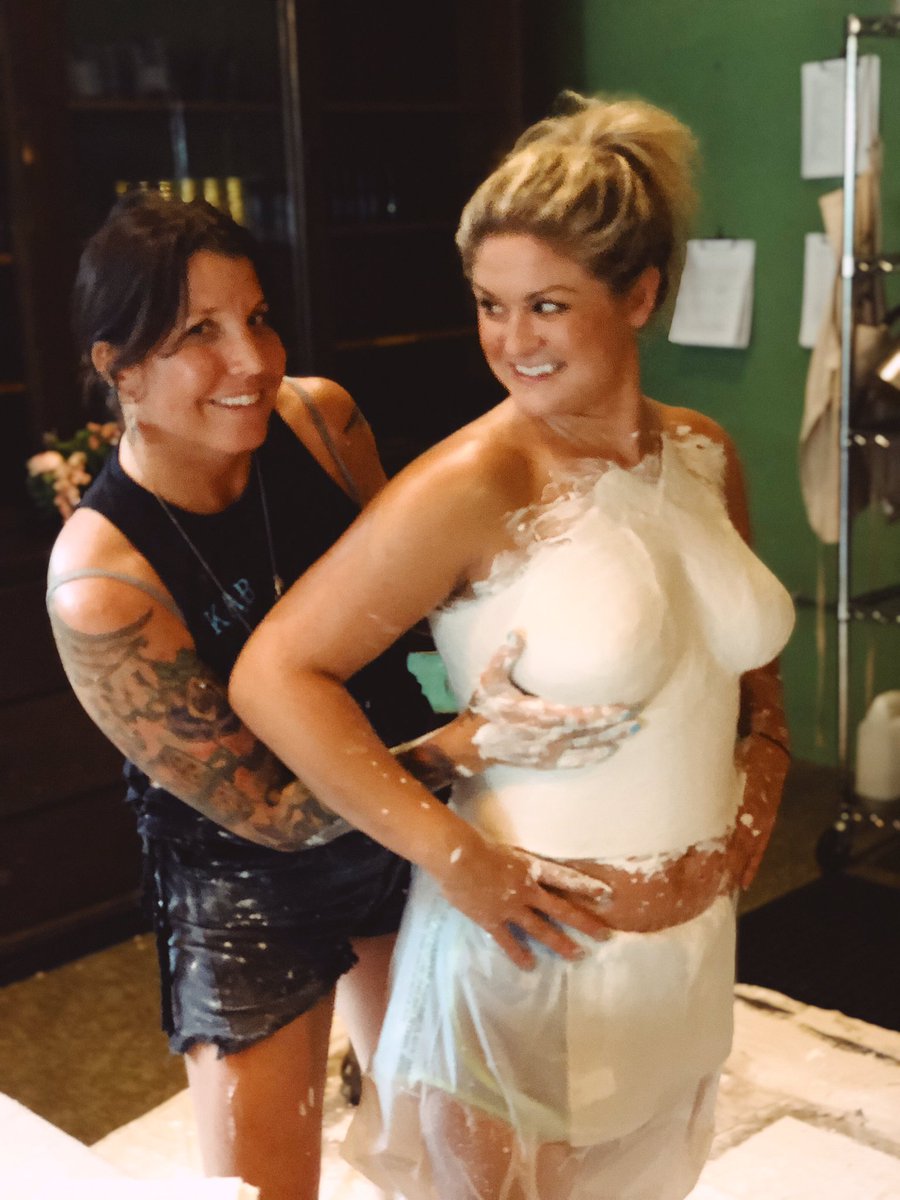 farenrachels's tweet photo. Got plastered today & it was for a great cause! 🤷🏼♀️ Honored to be a small part of the amazing work @keepabreast is doing! 💕 #nashvillekabcollection #keepabreast #checkyourselfie #breastcancersucks https://t.co/9oNTEBCMTq