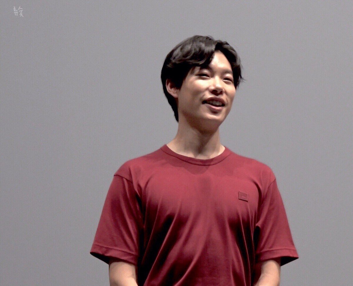 #류준열 #RyuJunYeol 
류준열 표정도 좋은데 흉부가 화난 느낌