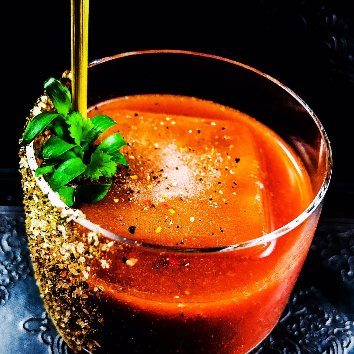 Local808Events's tweet photo. Our unique concoction DELIVERED! Our team believes in keeping it simple. Allowing the flavors to perfectly pair with one another can go a long way for this brunch favorite! Fork not necessary!🍅 #bloodymary #brunchlife #haysummer https://t.co/1i3MQ3JxZm