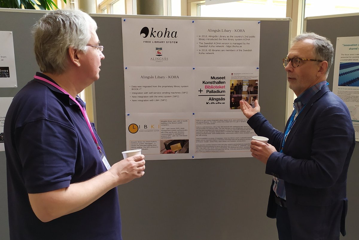 goranwesterlund's tweet image. Jag och professor Björn Lundell  diskuterar Alingsås bidrag/poster på den internationella konferensen Open Sym som äger rum på @hogskolanskovde. Alingsås biblioteks införande av det öppna biblioteksystemet Koha och communityn kring Koha #opensym #opensource