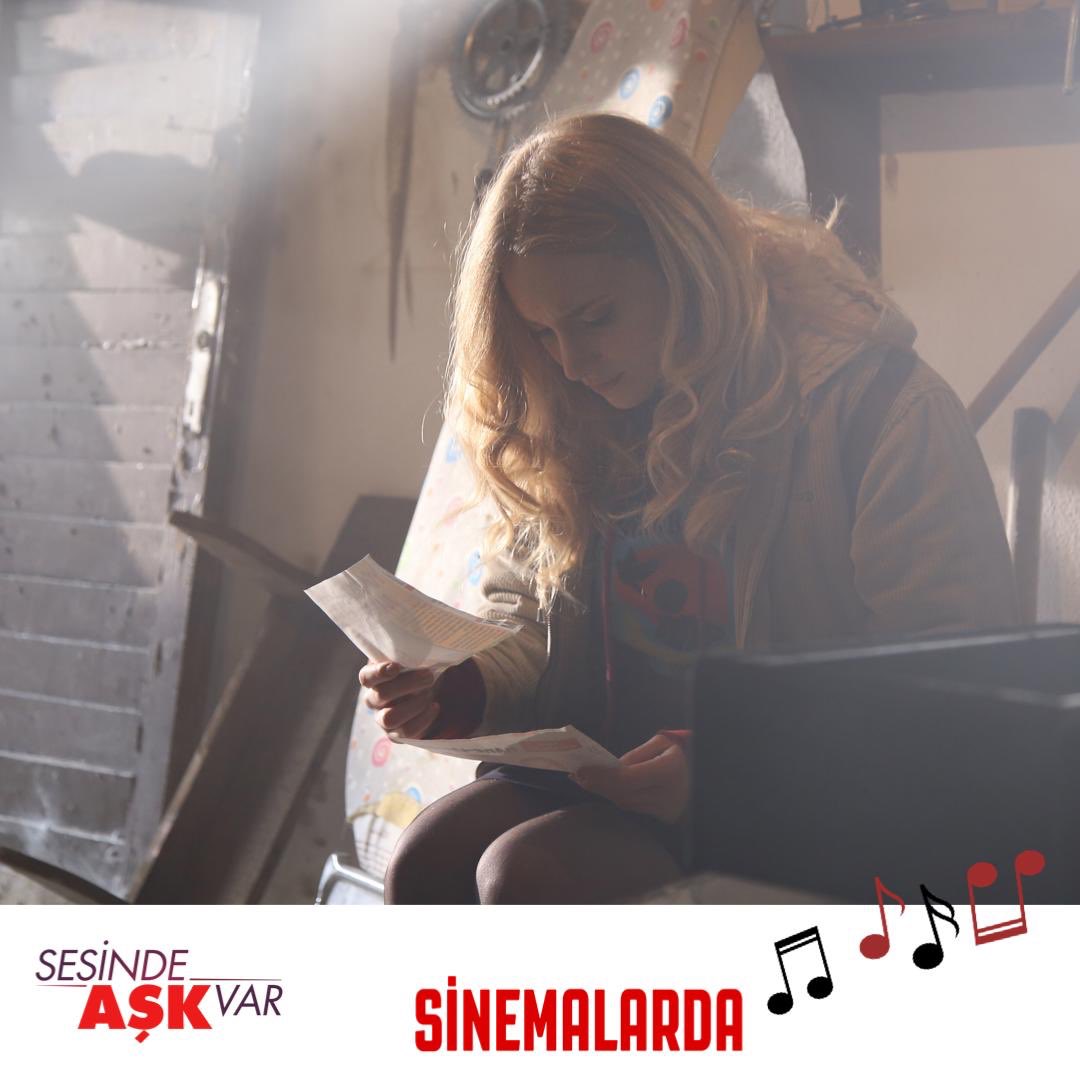 saskvarofficial's tweet photo. Deniz’in keşfettiği sır neydi?Büyük sır hayatını nasıl değiştiriyor ?Öğrenmek için #SesindeAşkVar Sinemalard !

 #sinemalarda #yakında #limonfilm #neizlesem #neizlesek #filmreplikleri #filmreplik #filmtavsiyesi #filmizle #sinemakeyfi #BurakTozkoparan #HayalKöseoğlu #ContentTurkey https://t.co/qXaVhKfvOQ