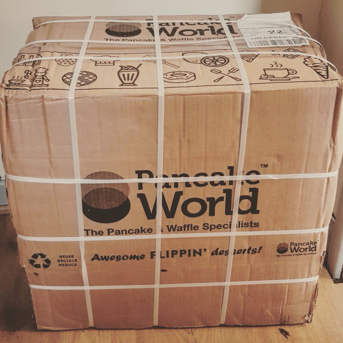 PancakeWorld's tweet photo. Have you seen our new boxes? I think we've ticked the brand visibility box 😂. Thank you to our lovely customers - you're flippin' awesome! 🥞🤩

#desserts #dessertwholesaler #crepes #waffles #cateringsupplies #branding #marketing #pancakeworld https://t.co/RneiuqfFJC