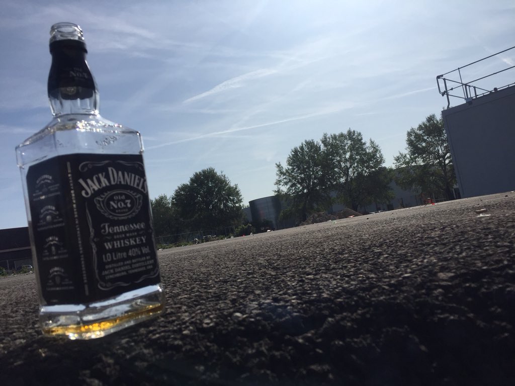 victor_tassel's tweet photo. Signe que le « Duc de Boulogne » était sur place, ces deux bouteilles de Jack Daniel’s (sa boisson favorite semble-t-il) laissées vides sur le terrain vague. https://t.co/wppiZLhYR6