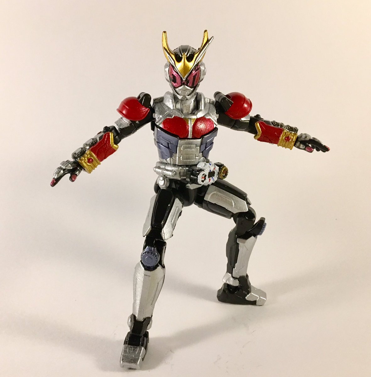 ライダーフナムシ Sur Twitter 装動改造 仮面ライダージオウ クウガアーマー クウガっぽく撮ろうとしたのですが ポーズが難しい 光沢があるからロボット感強めですね 装動 仮面ライダージオウ クウガアーマー