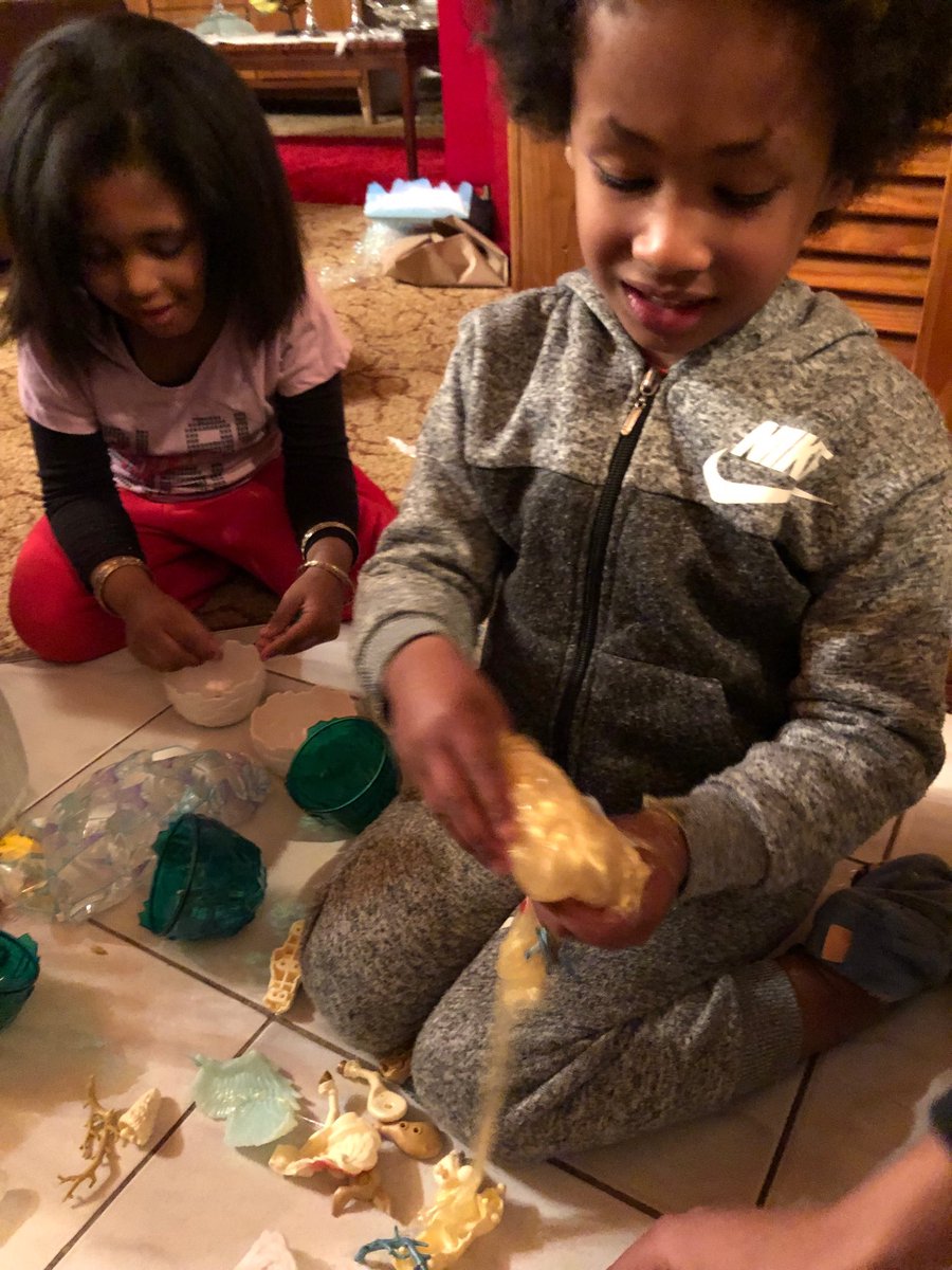 LynetteFrancis1's tweet photo. Pictures don’t lie. I couldn’t stop looking at their reactions😂😂😂 one last video and then the finished “product” #CrystalCreatures from @Mattel https://t.co/fMzz0mFjpE