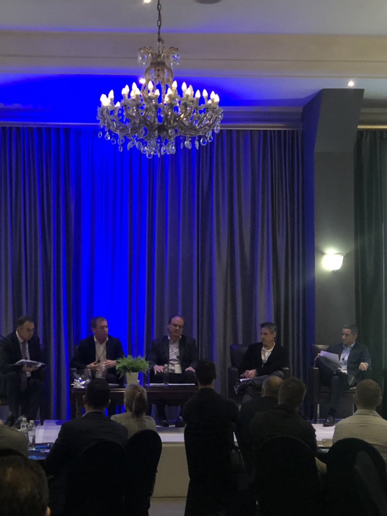 AngieBandolini's tweet photo. The Bulls &amp; Bears in the market! Interesting opinions  #gibinvest2019 https://t.co/yl4bnhEOkJ
