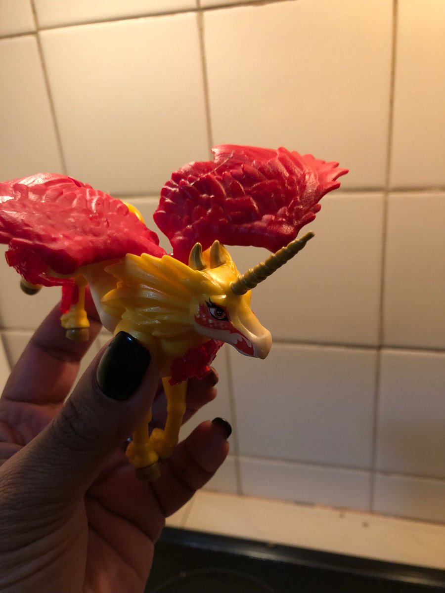 LynetteFrancis1's tweet photo. So it was left to me to assemble the completed product. There are various dragons, they come with an information booklet and history to each dragon. Very small kids needs to be supervised but no lack of imagination with these #CrystalCreatures from @Mattel. Keep ‘em busy https://t.co/ncc7LO9guL