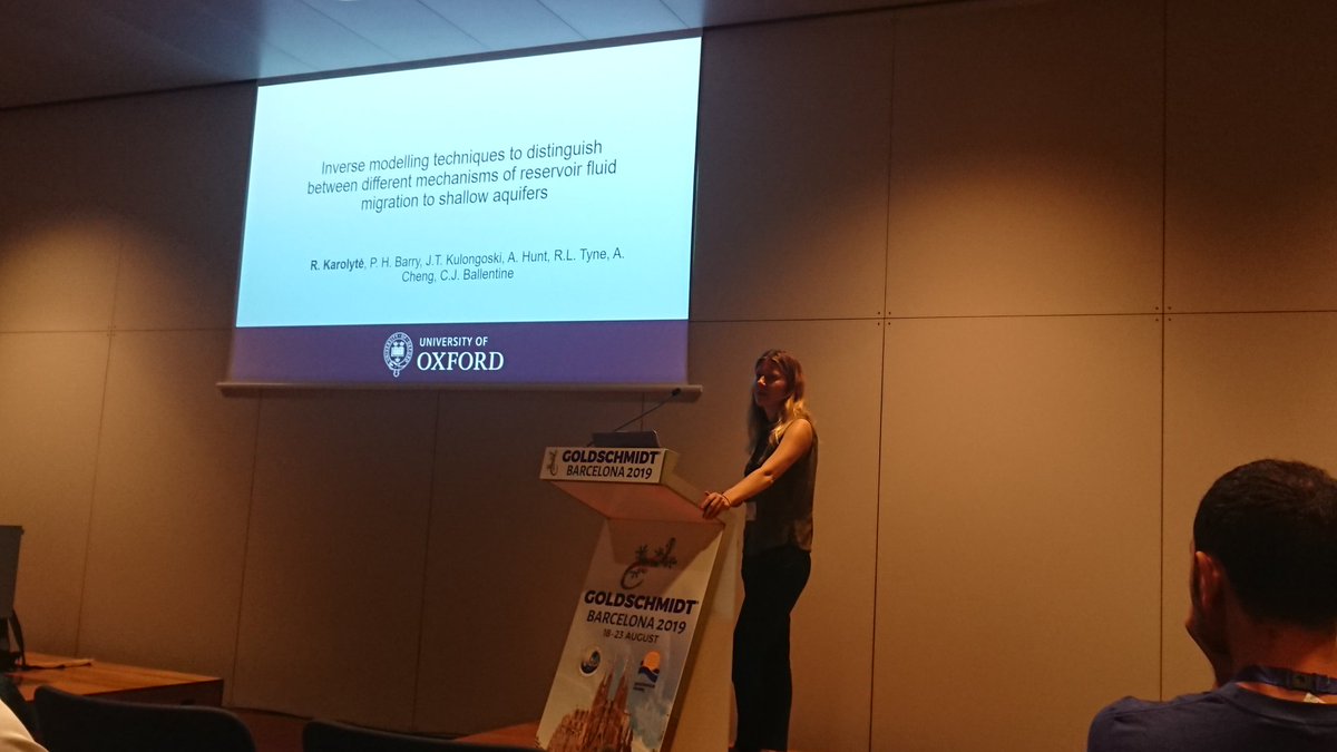 EdinGeoenergy's tweet photo. Former group member @rkarolyte presenting her new work @UniofOxford on inverse modelling of the potential impacts of hydrocarbons on groundwaters at #goldschmidt19 https://t.co/0PrCge4Kyl