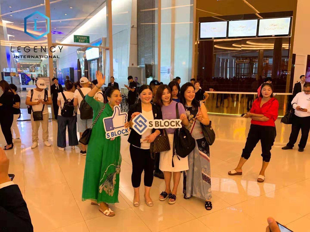 OfficialSblock's tweet photo. 🔥烈日当空，朝气蓬勃🔥
2019年8月21日S BLOCK泰国量化峰会于暹罗百丽宫华丽开幕‼️

现场人群如山似海，超过两千人来自30多个不同国家的用户齐聚一堂，只为一睹量化风貌，见证新时代的改变🌟

在量化峰会未开始之前，由泰国的舞蹈团队为观众们带来当地的舞蹈表演，让观众感受到泰国了浓浓的当地文化💃🏻 https://t.co/e9DfJMo8Qf