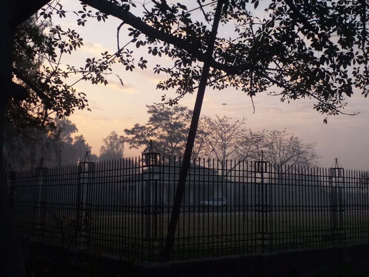 MacroPh787's tweet photo. When You Woke Up At 5 A.M https://t.co/Ymz01YGLdS