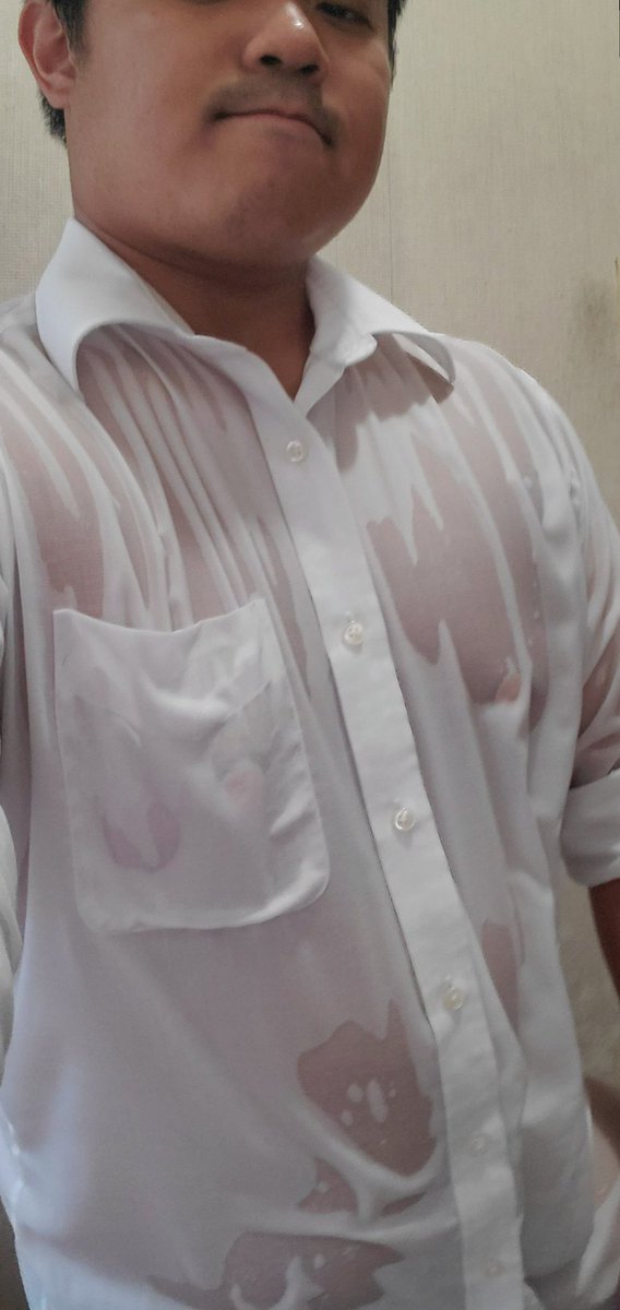 真壁なをと On Twitter 原付で帰ってたら土砂降りに合い たまたま中のtシャツを暑いから脱いだ上に たまたまスポールバンで乳首トレーニングをしていたが故に大変破廉恥なことになってて 流石に見られ好きの私も公然猥褻で捕まるかと思ったわ