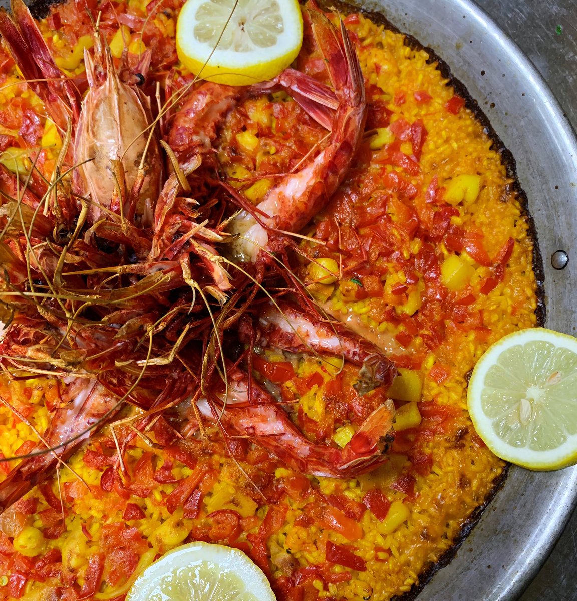 LaPepaArrozBar's tweet photo. #paella #paelladecarabineros🦐🦐🦐🥘#socarrat #carabineros #redkingprawn #paellalove #paellalovers #arroz #rice #cadiz #cadizfood #cadizfoodlovers #paseomaritimodecadiz #playadelavictoria #estadiocarranza #lapepa #cadizparadise #cadizparaiso https://t.co/whJMIefJR9