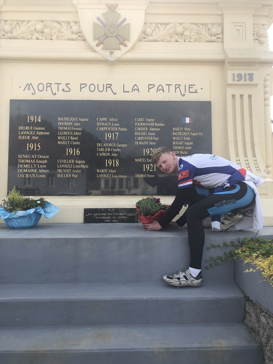 StevePrescott1's tweet photo. Our @PDigitalLtd @TheChallengeCup team paid respects to the fallen from WW1 by laying flowers at the Monument at #Hucqueliers #LestWeForget https://t.co/OHkLWINo0A