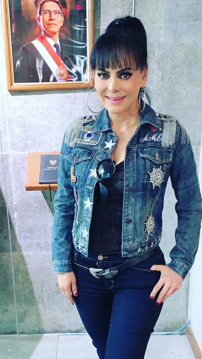 patrycjaniemie5's tweet photo. Buenas noches❤🌛@MaribelGuardia❤🌛 mi mami desde la distancia❤Dulces sueños😴 Deja que los angelitos te cuiden por la noche😇Descansa antes de un nuevo proyecto en #Perú.Y recuerda que Te Amo desde lejos❤#besos💋 #benediciones 🙏 Cracovia 11.05 ☁️ https://t.co/auTCExU5qI