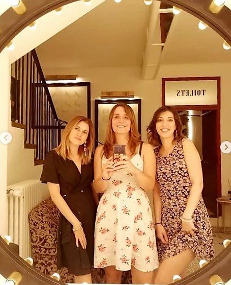 Frescobaldi_FLR's tweet photo. Charlie's Angel's in Florence? 😎
We don't know! But we love them ❤️❤️❤️
Thank you @iside.g for this pretty photo on IG!

https://t.co/LwgqafZ5NL

#frescobaldifirenze #frescobaldi #florence #charliesangels #summerinthecity https://t.co/XIBZazeeYB