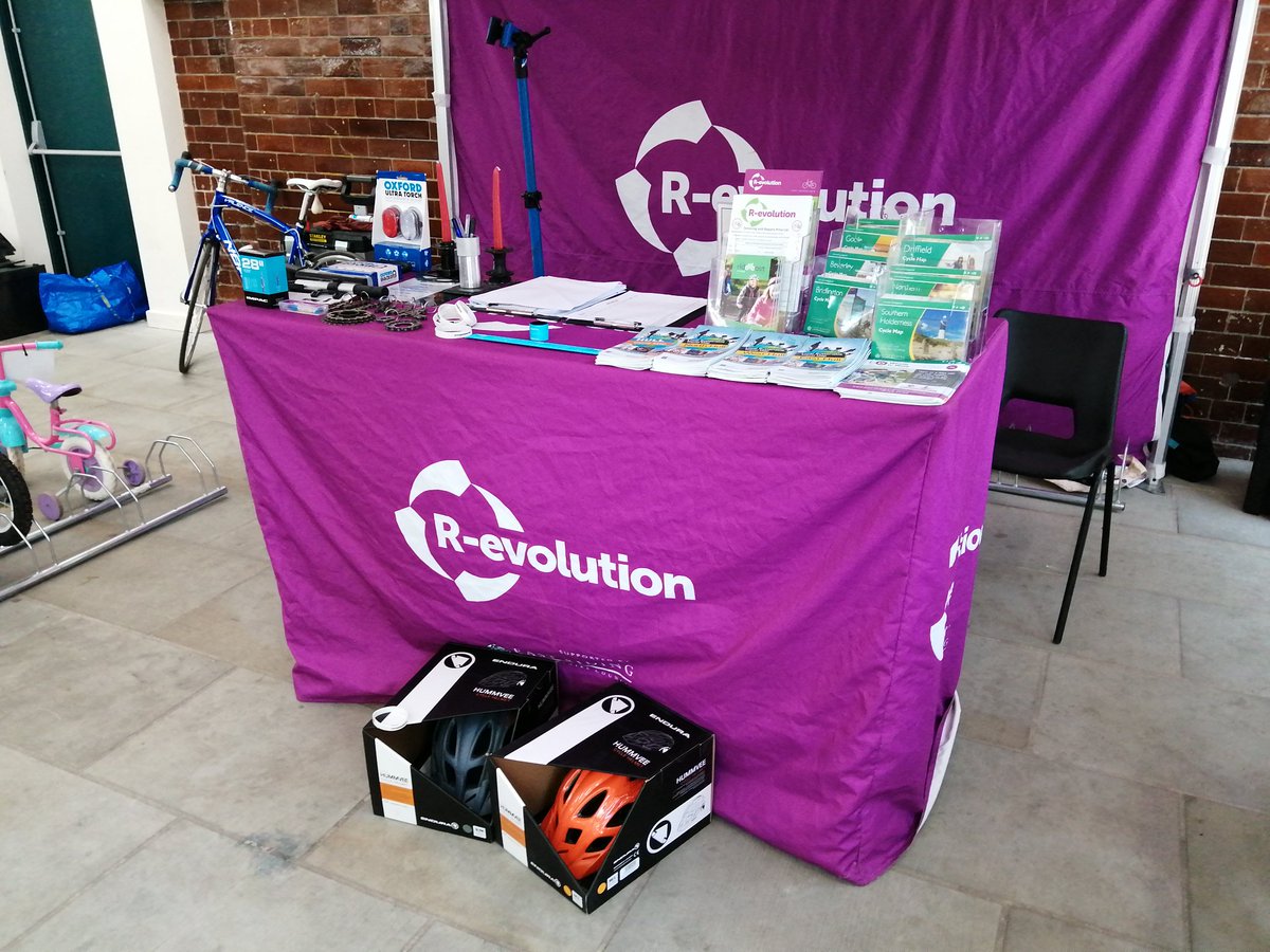 RevolutionYorks's tweet photo. Don't forget we're here in @TrinityMarket1 today 10-4. Neil can give your bike a free health check and we've maps and bikes! And the kids can see what's on at Rascals next door too.

#trinitymarkethull #cycling #iwanttoridemybicycle #hull https://t.co/7ni2IbhbHh