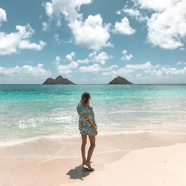 StylingMyLifeAH's tweet photo. Oh Hawaii, you are just too beautiful sometimes 🌸

#hawaii #hawaiianshirt #lanikaibeach https://t.co/JrGGz2wKjz https://t.co/RSlQW3RG6D