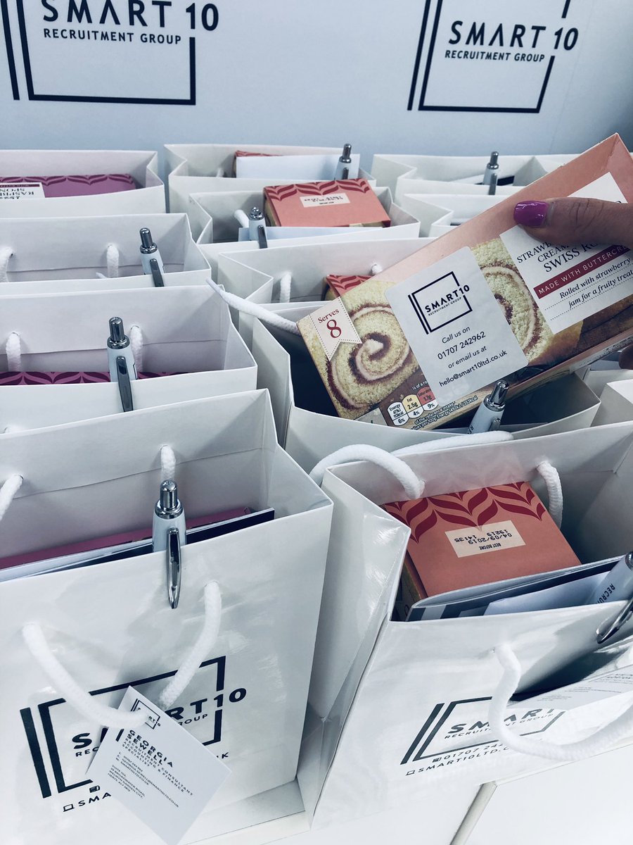 smart10Ltd's tweet image. It’s National Sponge Cake Day Friday... it would be rude not too 😍

#clienttreats #networking #nationalspongecakeday🍰