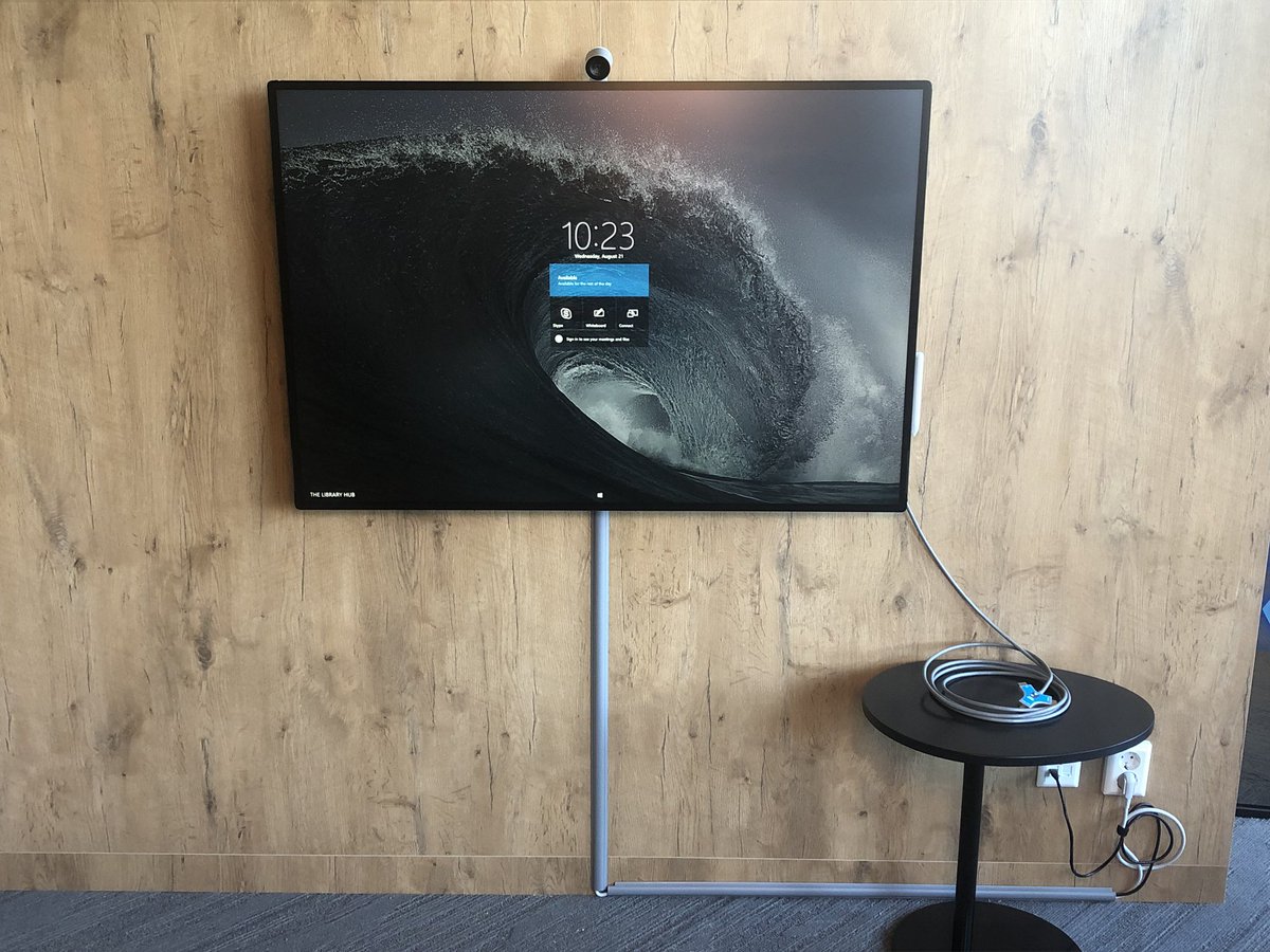 De oplevering van de eerste <a href="/microsoftnl/">Microsoft Nederland</a> #SurfaceHub #2S is een feit. Binnenkort zullen er nog velen volgen!