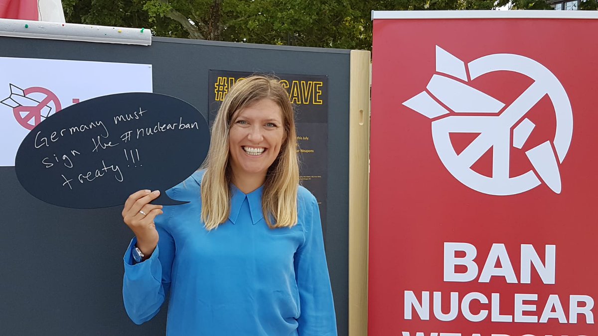 ican_de's tweet photo. ICANs Direktorin Beatrice Fihn im Livestream aus #RLP19 in Lindau ab 12 Uhr hier: https://t.co/XL0bVbDIma
Sie fordert Vertreter*innen der Religionen auf, ihre Ländern zu bewegen, den Vertrag zum #Atomwaffenverbot beizutreten
#nuclearban @religions4peace @BeaFihn https://t.co/bYTaF0TWys