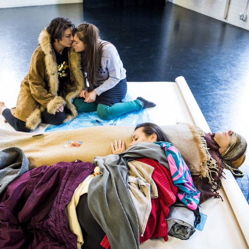 Indigenous Contemporary Scene (@onishka_) on Twitter photo Day #2 for <a href="/LaraKramerDanse/">Lara Kramer</a>'s MIIJIN KI. Witness four bodies navigating colonial values of land ownership today at 4pm <a href="/Summerhallery/">Summerhall</a> #Bruford.
Tix >> bit.ly/2WNUHdf
#ICSScotland #SHFest19 #FringeOfColour #IndigenousExcellence Day #2 for <a href="/LaraKramerDanse/">Lara Kramer</a>'s MIIJIN KI. Witness four bodies navigating colonial values of land ownership today at 4pm <a href="/Summerhallery/">Summerhall</a> #Bruford.
Tix >> bit.ly/2WNUHdf
#ICSScotland #SHFest19 #FringeOfColour #IndigenousExcellence