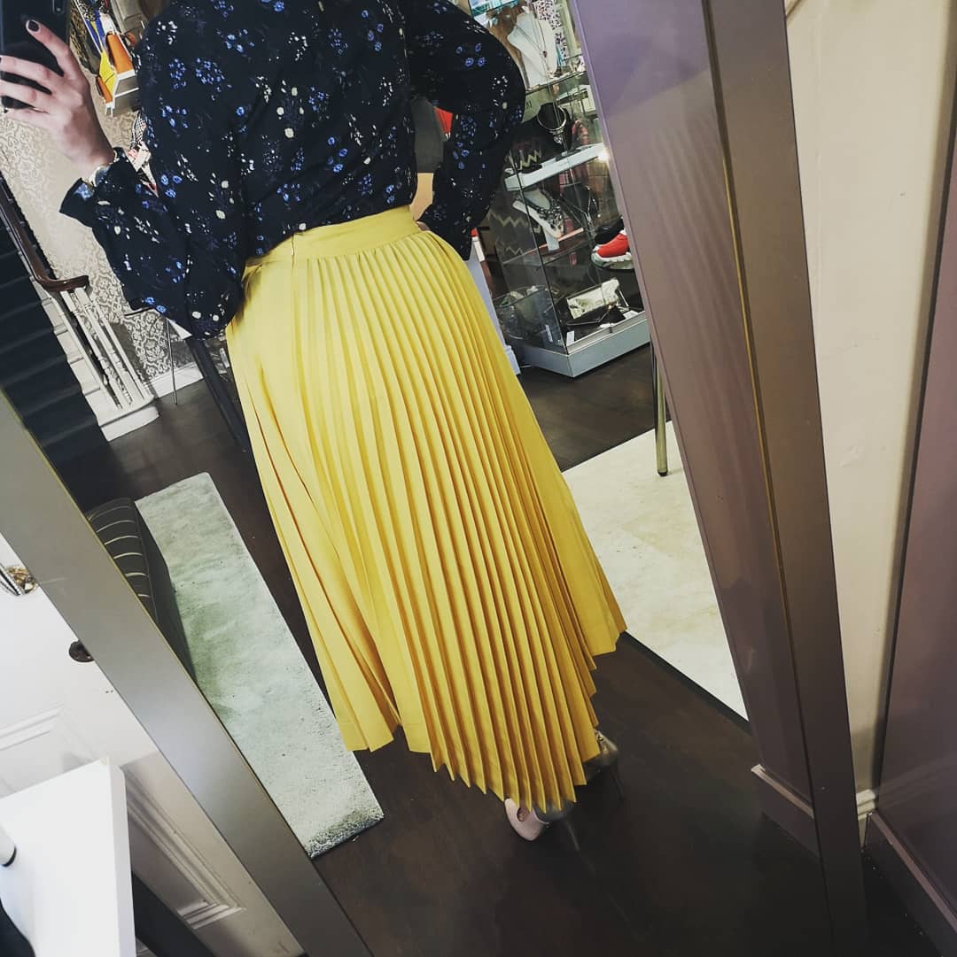 ElaMariaNCW's tweet photo. Some flirty floral #newarrivals from @SilvianHeach_Tf 💐🍁
.
.
.
#elamaria #newcastlewest #sistersinstyle #limerick #shoplocal #fashion #fashionlovers #wedding #instafashion #limerickfashion #irishfashionbloggers #aw19 #designer #fashionable #ootd #instastyle #todaysoutfit https://t.co/qkfgRK8kPd