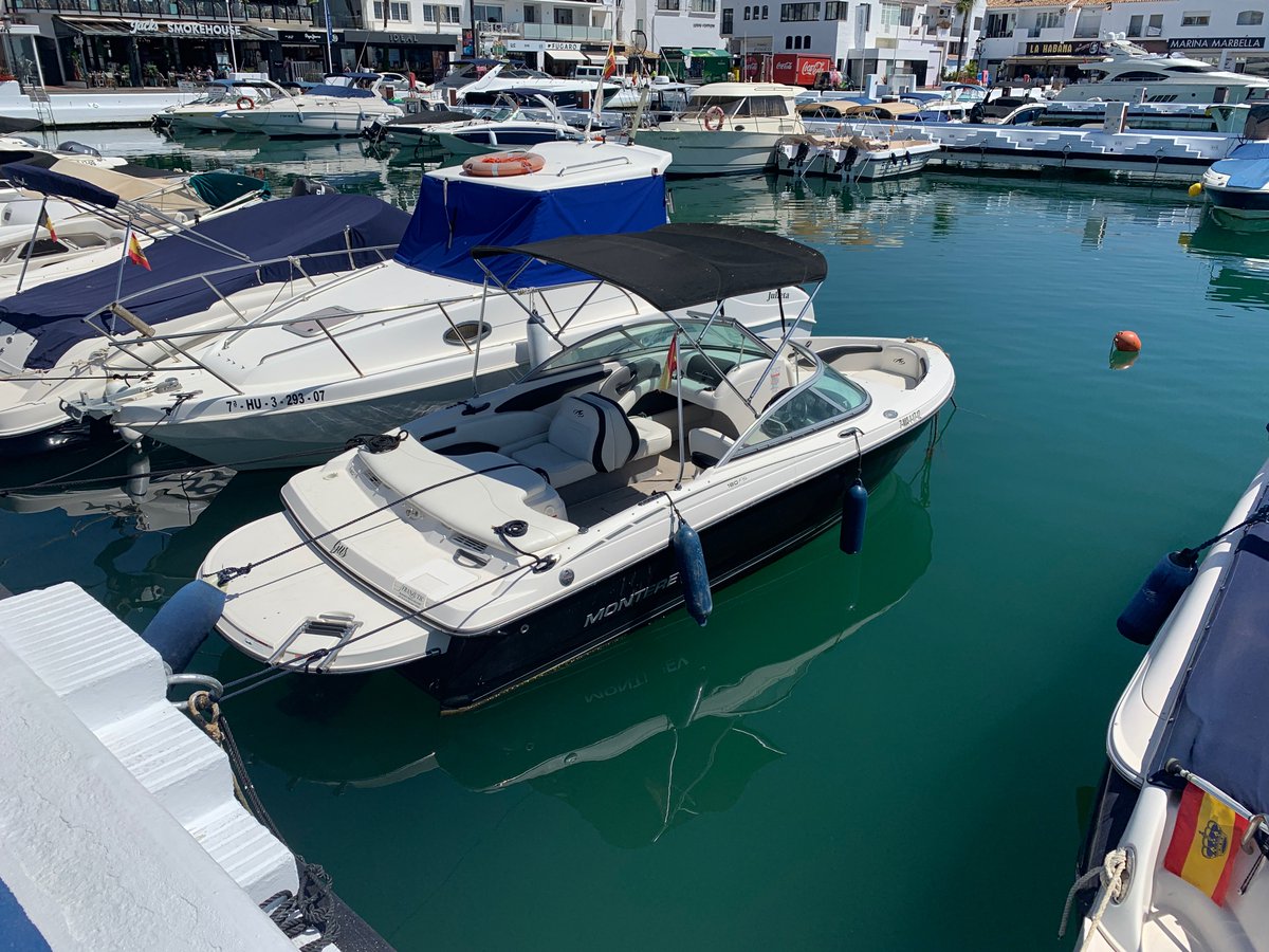 MarbellaDream's tweet photo. New addition to our charter fleet ⭐. The Monterey 180⚓🚤 Do you also want to relax on a boat?  Don't wait - contact us immediately! ☉😎 you can reach us every day and at any time on📲: +34952766067 

2 Hours - €300
4 Hours - €500
8 Hours - €850 
Captain &amp; Fuel included https://t.co/BFkedWiXTK