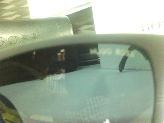 Hogo Boos Polarized Sunglasses
نظارة هوجو بووس بولاريز جديدة بالعلبة و الجراب و المنديل و الكارت 
ايطالى الصنع - البيع باقل من بسعر الجملة 
الثمن 350 جنيه 
للتواصل 01225753218 - 01068332767