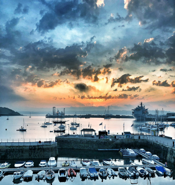 theworkingboat's tweet photo. What a beauty of a sunrise above Falmouth harbour. We live for these summer mornings. ๐ท: @Carl50749852 #lovefalmouth #cornwall #harbourviews #summerincornwall #FalmouthWeek https://t.co/RbqSbcdPpp