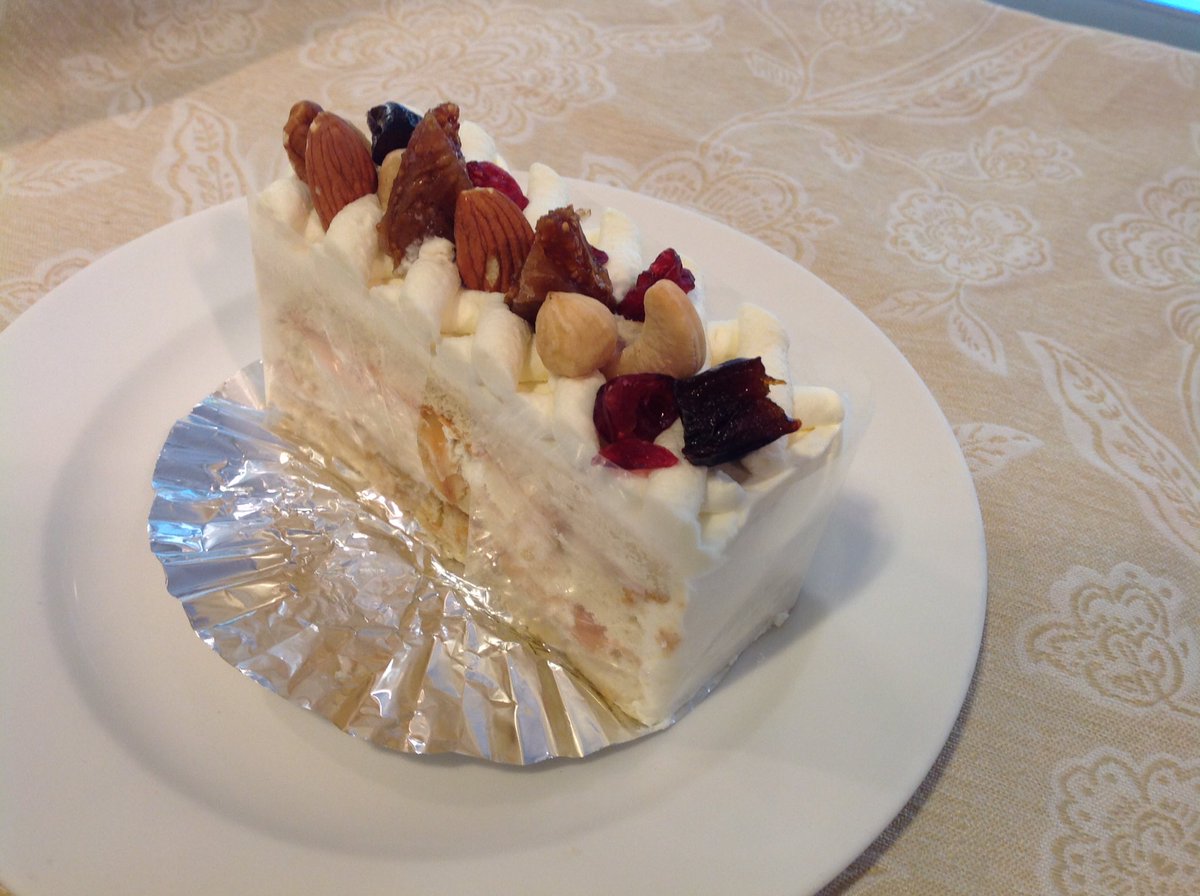 クレヨンハウス オーガニックレストラン ケーキ おばさん二神さんの本日のおすすめは 香ばしいナッツとメイプルの風味の メイプルナッツケーキ です 是非お召し上がり下さい ご来店お待ちしてます クレヨンハウス オーガニックレストラン ケーキ おばさん二神さんの本日のおすすめは 香ばしいナッツとメイプルの風味の メイプルナッツケーキ です 是非お召し上がり下さい ご来店お待ちしてます