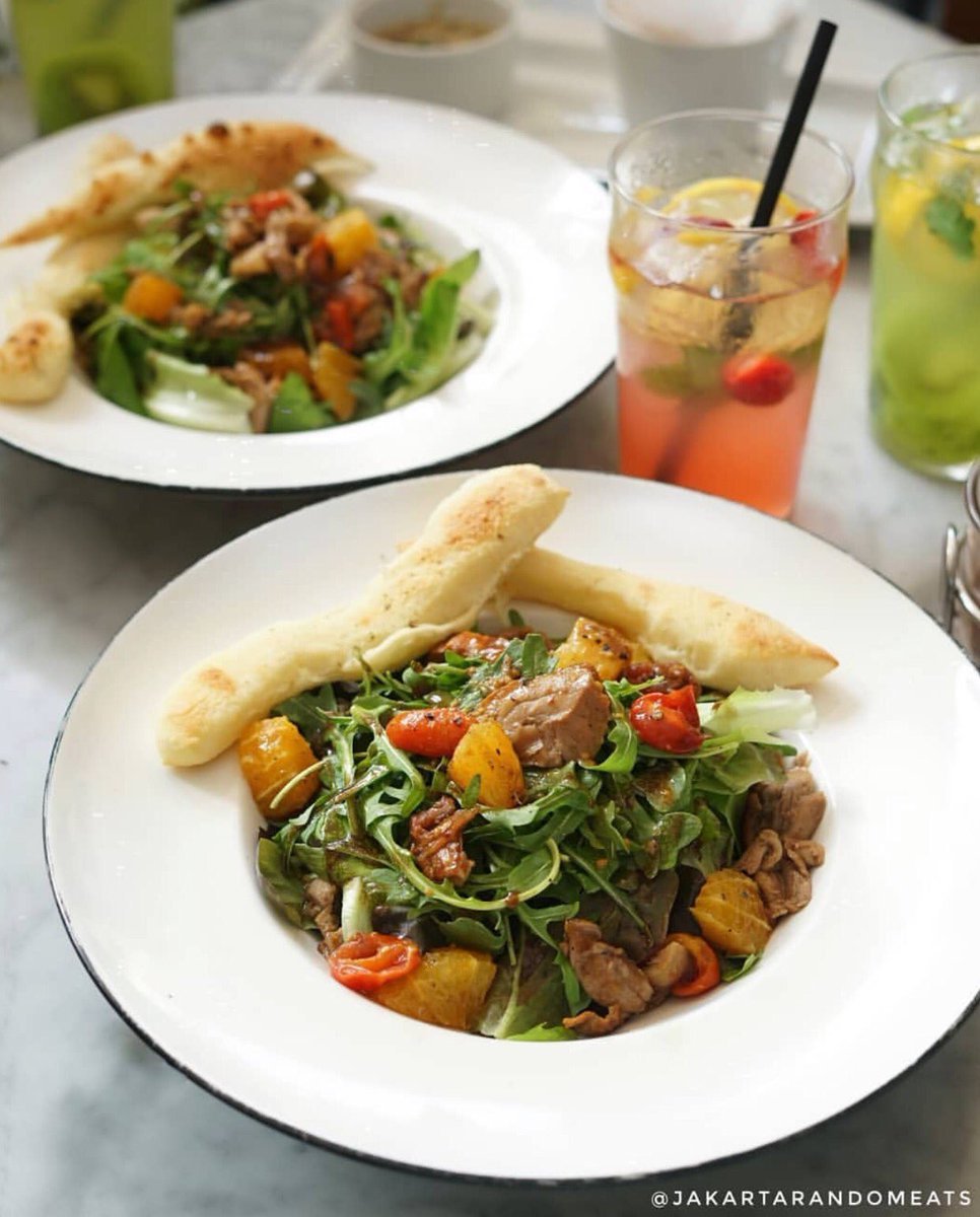 Sometimes, we really need to eat healthy. 

Feel free to try our Smoked Duck &amp; Orange Salad! The Balsamic dressing will really complete this meal 😋