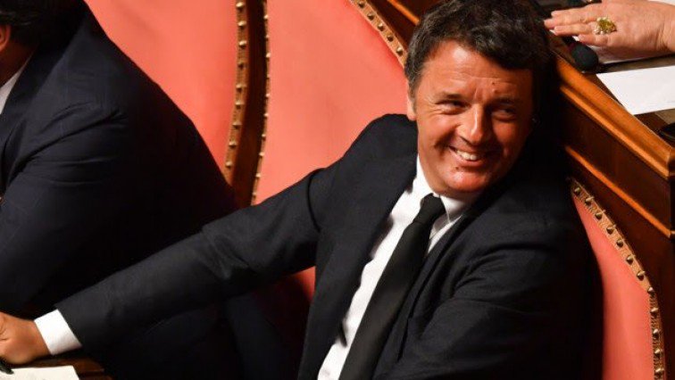matteorenzi's tweet photo. Ieri è stata una giornata molto difficile. Ma il risultato è ok: uno dei peggiori governi della storia repubblicana è andato a casa e il ministro Salvini in appena dieci giorni è diventato passato. C’è molto da fare, adesso, ma intanto buongiorno a tutti! È davvero un buon giorno https://t.co/UgEO1oDgVJ