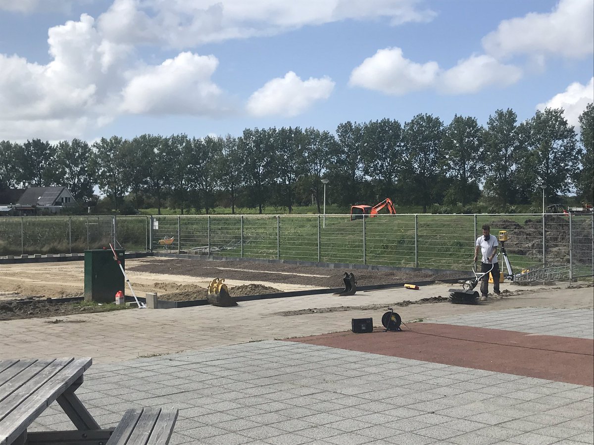 HCSpaarndam's tweet photo. Update van de aanleg van ons nieuwe ons oefenveldje 😀 https://t.co/uAbAT1wual