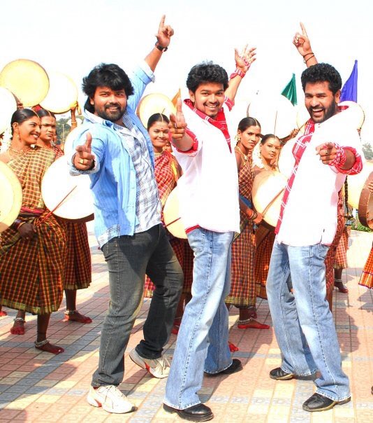 Thanks Everyone Our #KVM page 
Collect 3700 Followers...!!🙌
 
சாவு நினைச்சா வரும் சாதனை 
ஜெய்ச்சா தான் வரும்..!!🙌❤

Good Morning Everyone..!!❤
#Bigil