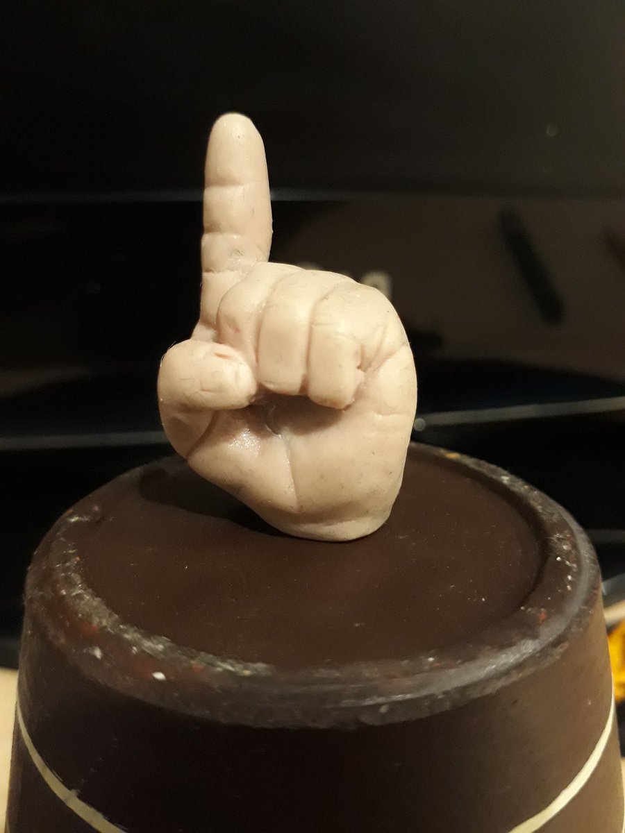 AlekzYaez's tweet photo. Estoy practicando manos con #supersculpey espero contar hasta 5 y vamos en 1. https://t.co/nEAo8lAVsD
